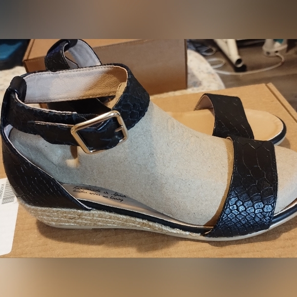 New Eric Michael sandal Black Women's Size 38 - Picture 1 of 7
